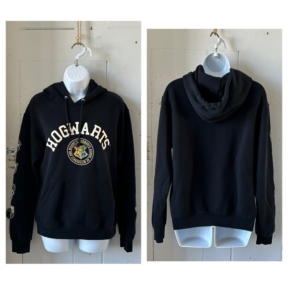 Harry Potter Hogwart's Hooded Pullover Sweatshirt - Picture 1 of 13